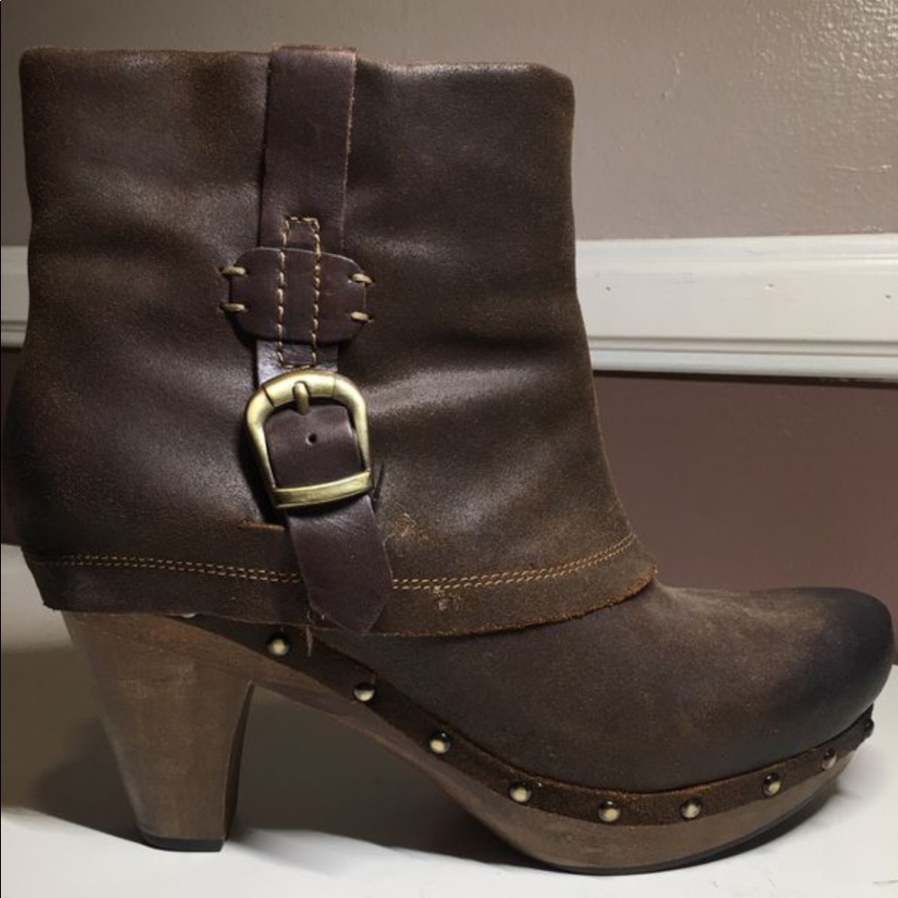 Boots - Picture 6 of 8